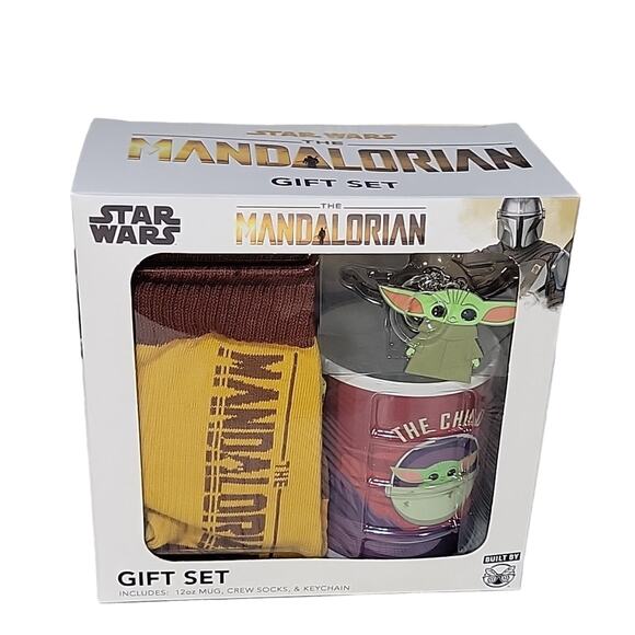 Star Wars The Mandalorian Gift Set Bundle, Baby Yoda, Coffe Mug, Keychain, Socks - Picture 1 of 5